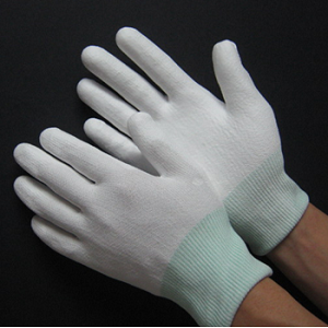 găng tay phủ PU lòng bàn tay
ôm sát bàn tay , giúp bạn dễ dàng cầm nắm sản phẩm khi làm việc